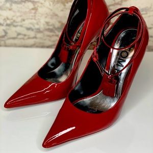 TOM FORD red lacquered patent padlock pumps